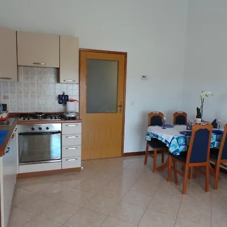 In Fazana/istrien 8456 Apartment *